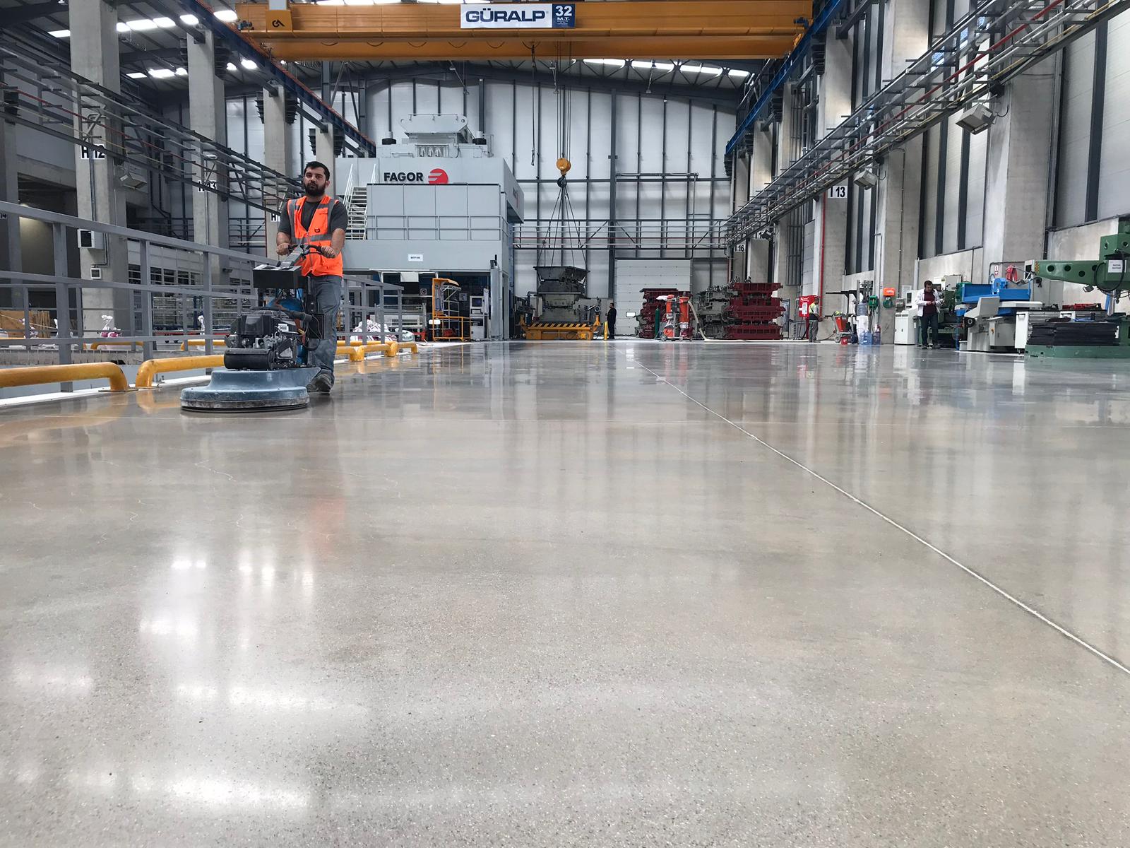 Yarı parlak beton parlatma zemin